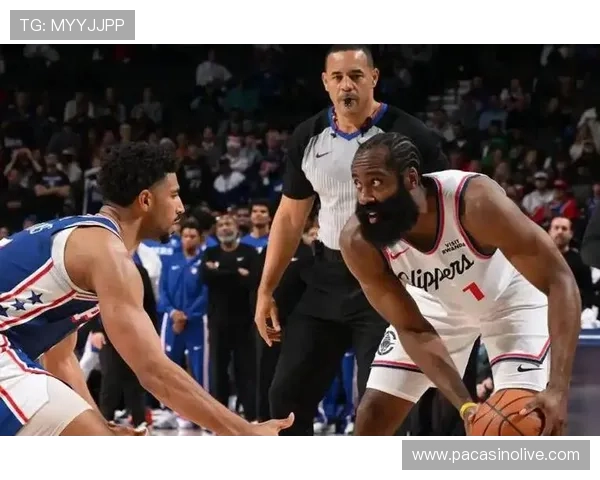 快船遭遇疑似黑哨裁判报告指雷霆受益 哈登随队东征伤病成最大难题 快船遭遇疑似黑哨裁判报告指雷霆受益 哈登随队东征伤病成最大难题